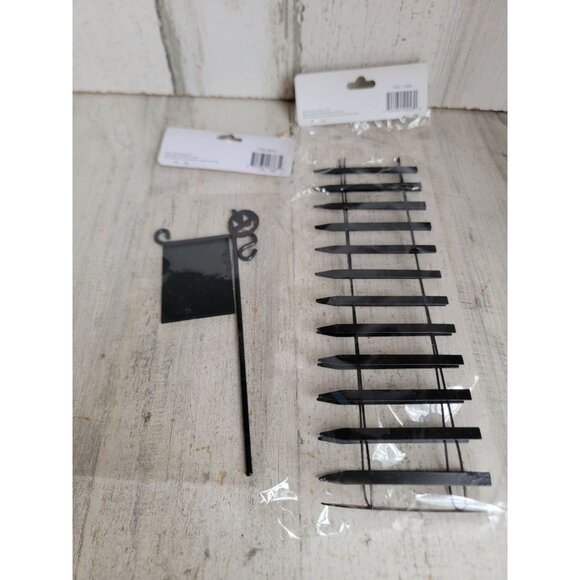 Miniature village Halloween scaredy cat sign fence accessory glitter unique - Picture 7 of 7